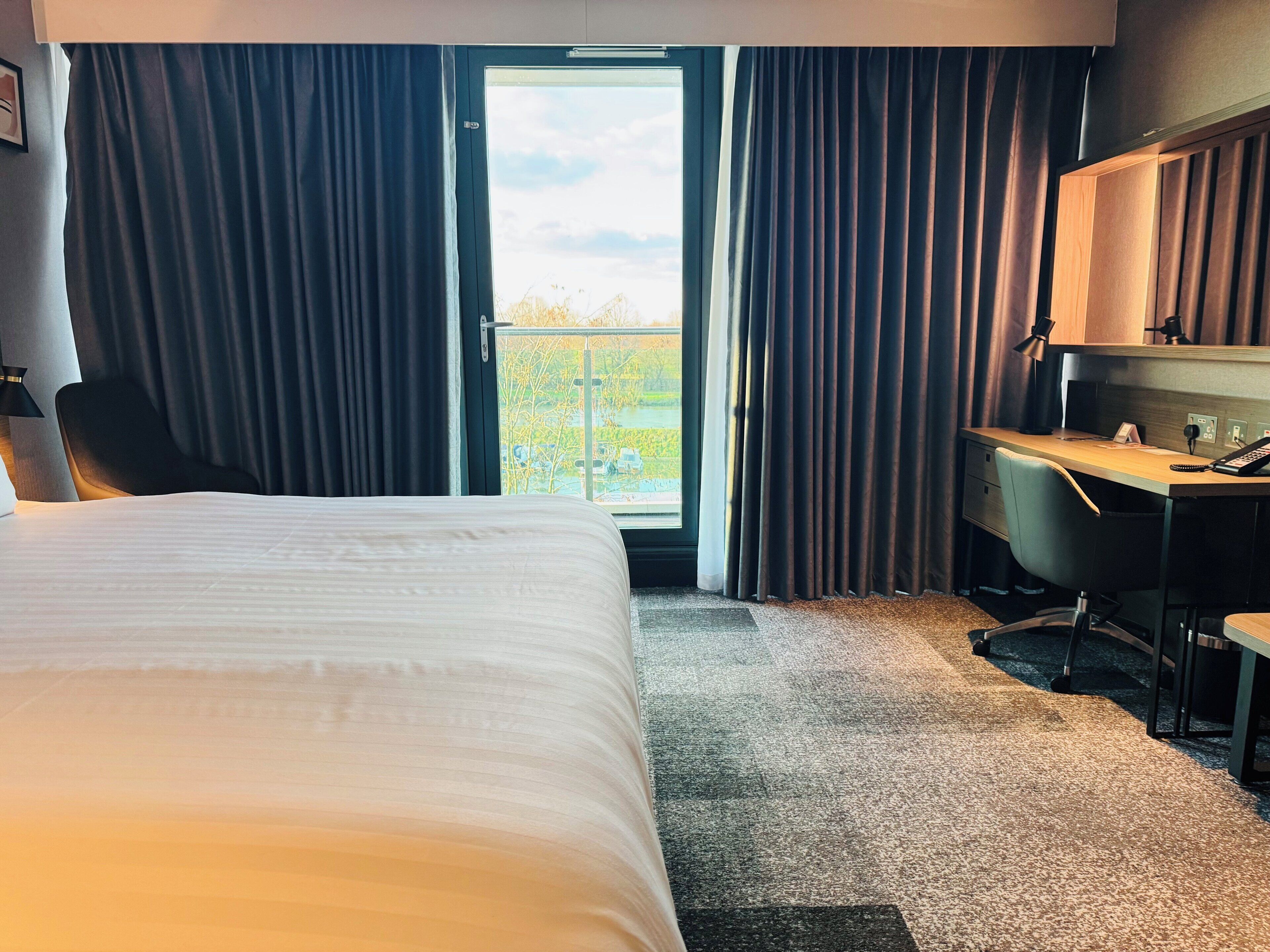 Hypo-allergenic bedding, in-room safe, desk, blackout curtains