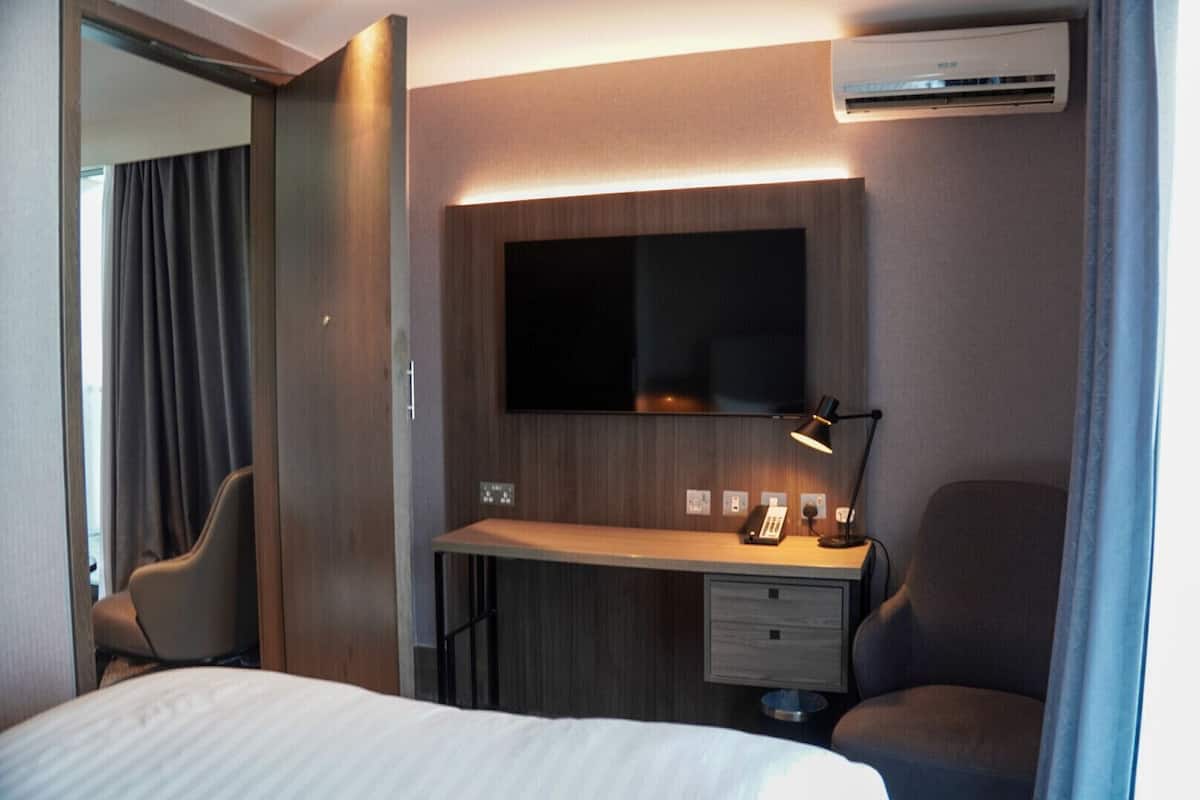 Suite, 1 King-Bett, Balkon | Allergikerbettwaren, Zimmersafe, Schreibtisch, Verdunkelungsvorhänge