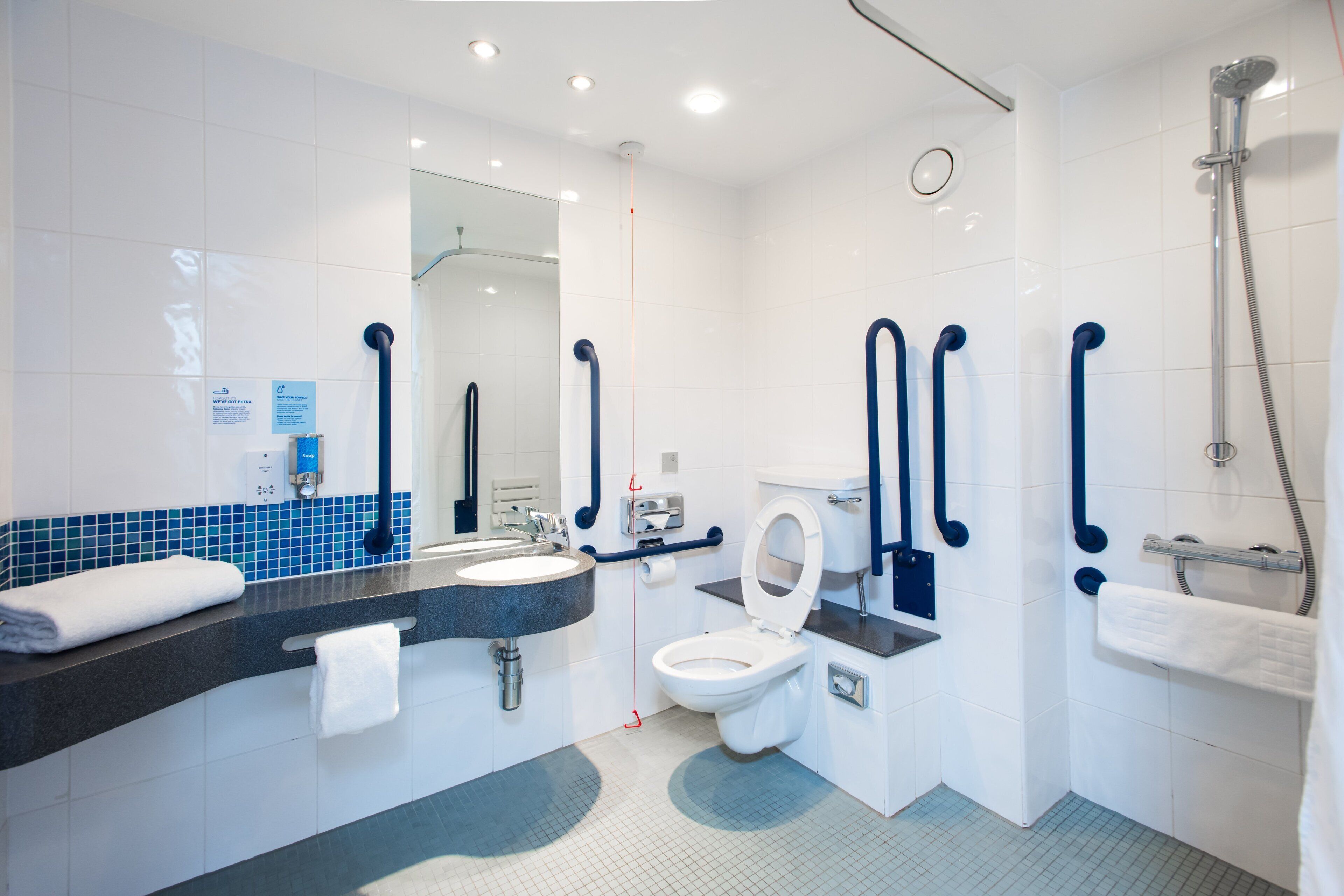 room, 1 double bed, accessible (with free hot breakfast) | bathroom | shower, free toiletries, hair dryer, towels