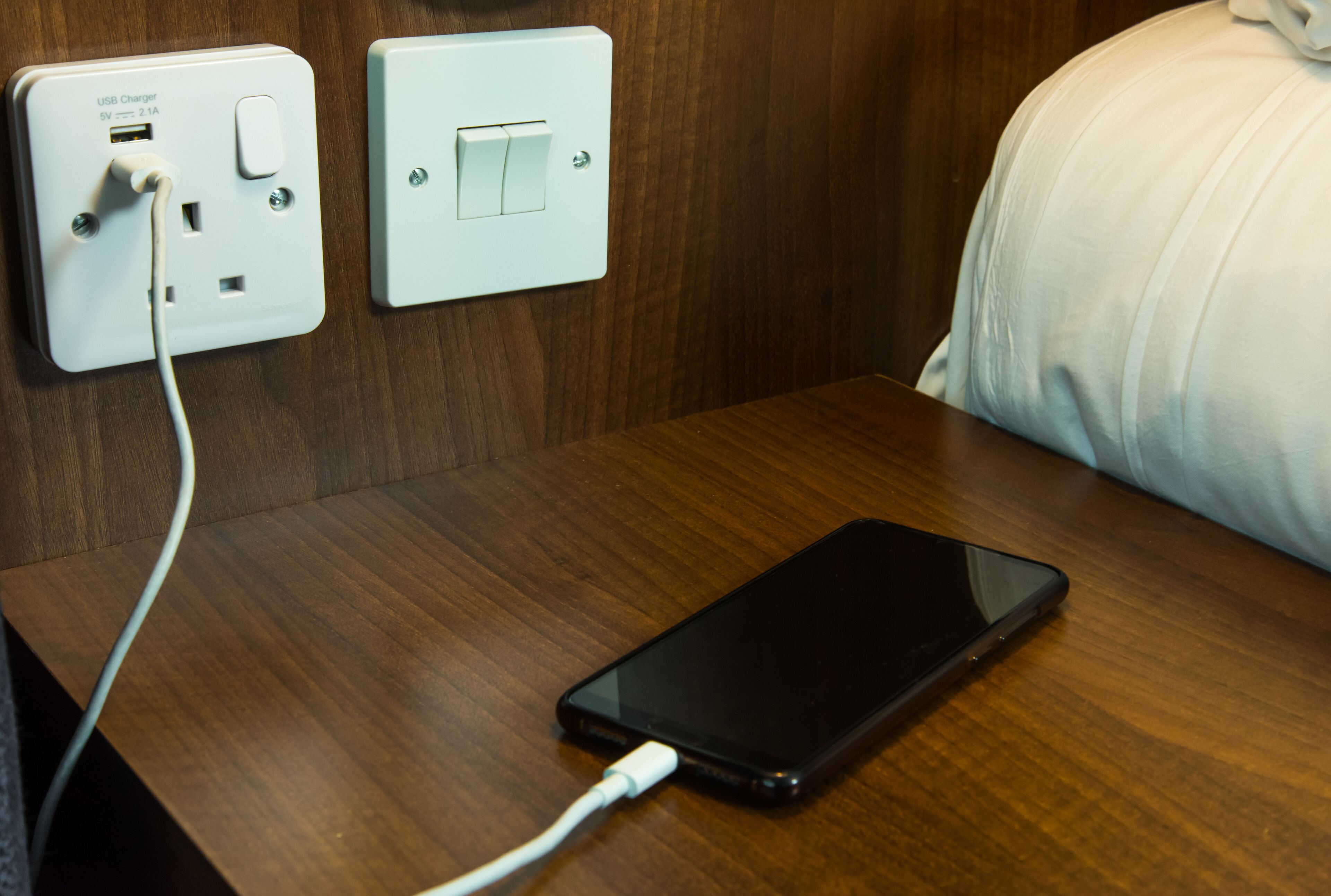 1 bedroom, desk, blackout curtains, soundproofing