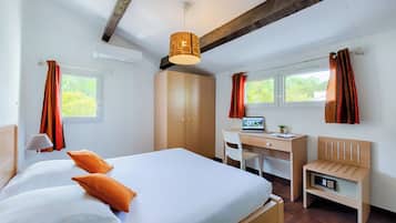 1 chambre, literie de qualité supérieure, ameublement personnalisé