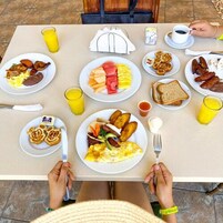 Free daily buffet breakfast