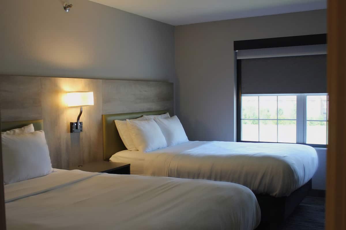 suite, 1 bedroom, non smoking | 1 bedroom, in-room safe, desk, iron/ironing board