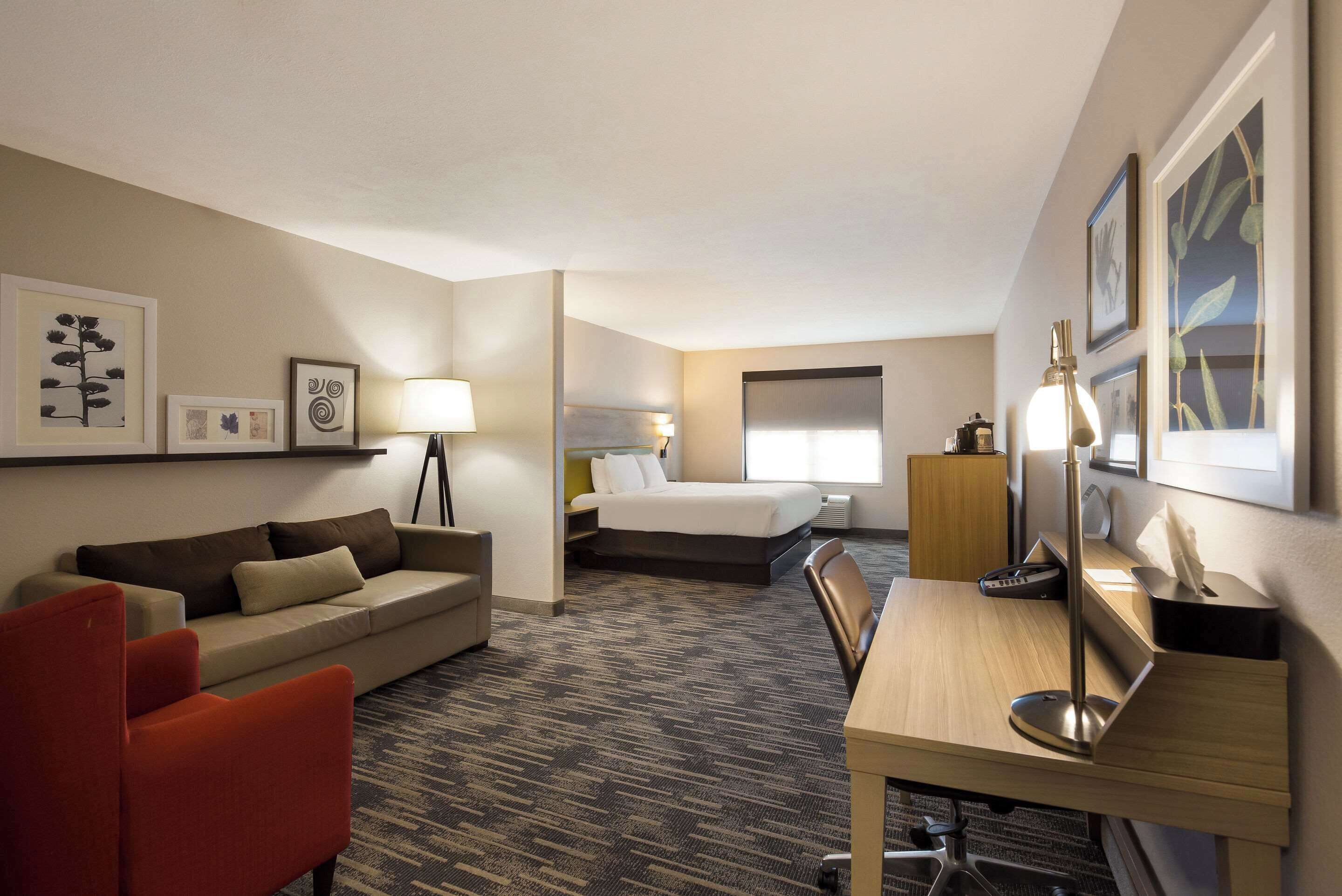 In-room safe, desk, iron/ironing board, free WiFi