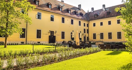 Klastrom Hotel