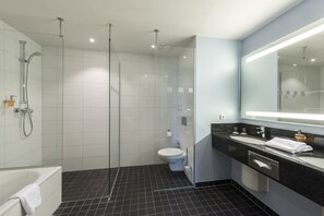Suite | Bathroom | Eco-friendly toiletries, hair dryer, towels