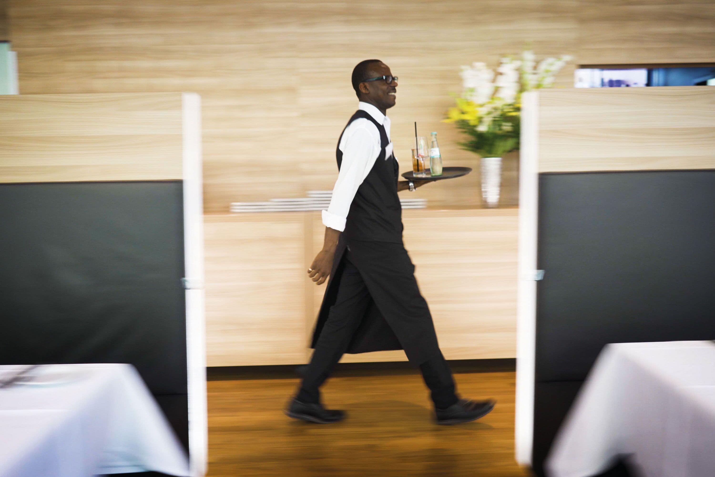 breakfast, lunch, dinner served; international cuisine