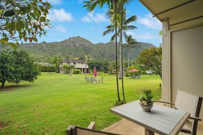Standard Room, 1 King Bed, Lanai, Mountain View (No Resort Fee, Free Breakfast) | Mountain view