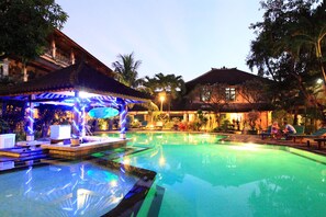 Outdoor pool - Balisandy Resort (Kuta)