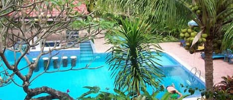 Kolam renang outdoor