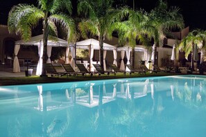 Seasonal outdoor pool, open 10:00 AM to 6:00 PM, sun loungers - Life Hotels Kalaonda Resort (Syracuse)