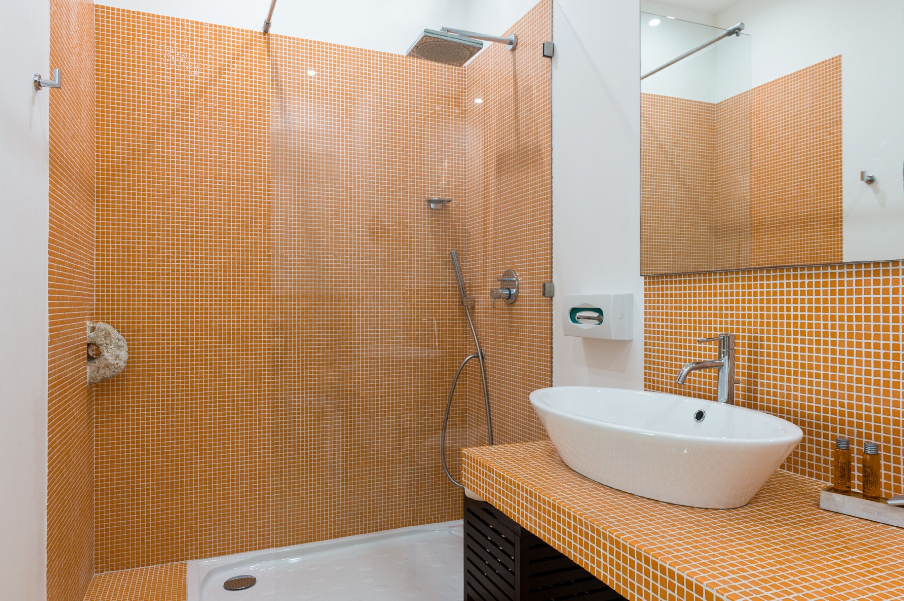 junior suite, 2 bedrooms | bathroom | bathtub, free toiletries, hair dryer, bidet