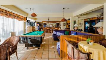 2 bars/lounges, poolside bar