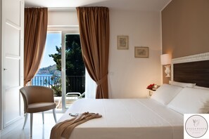 Penthouse, 2 Bedrooms, Jetted Tub, Sea Facing | 4 bedrooms, premium bedding, in-room safe, desk