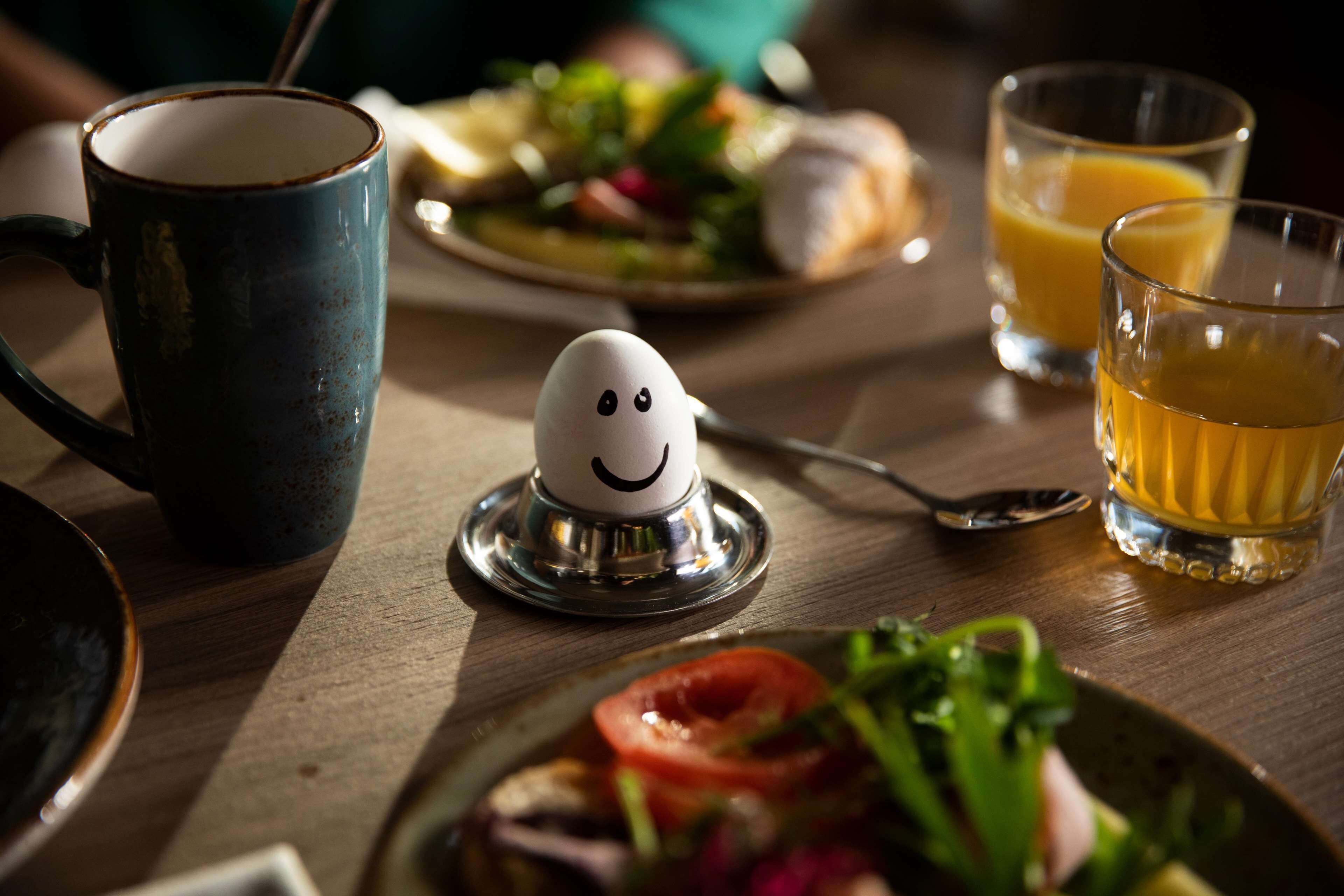 free buffet breakfast