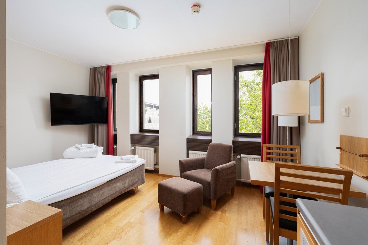 Habitación doble, 1 cama doble | Cortinas opacas y sistema de insonorización