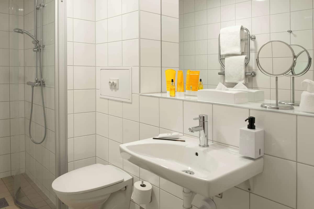 1 bedroom, blackout curtains, soundproofing, iron/ironing board