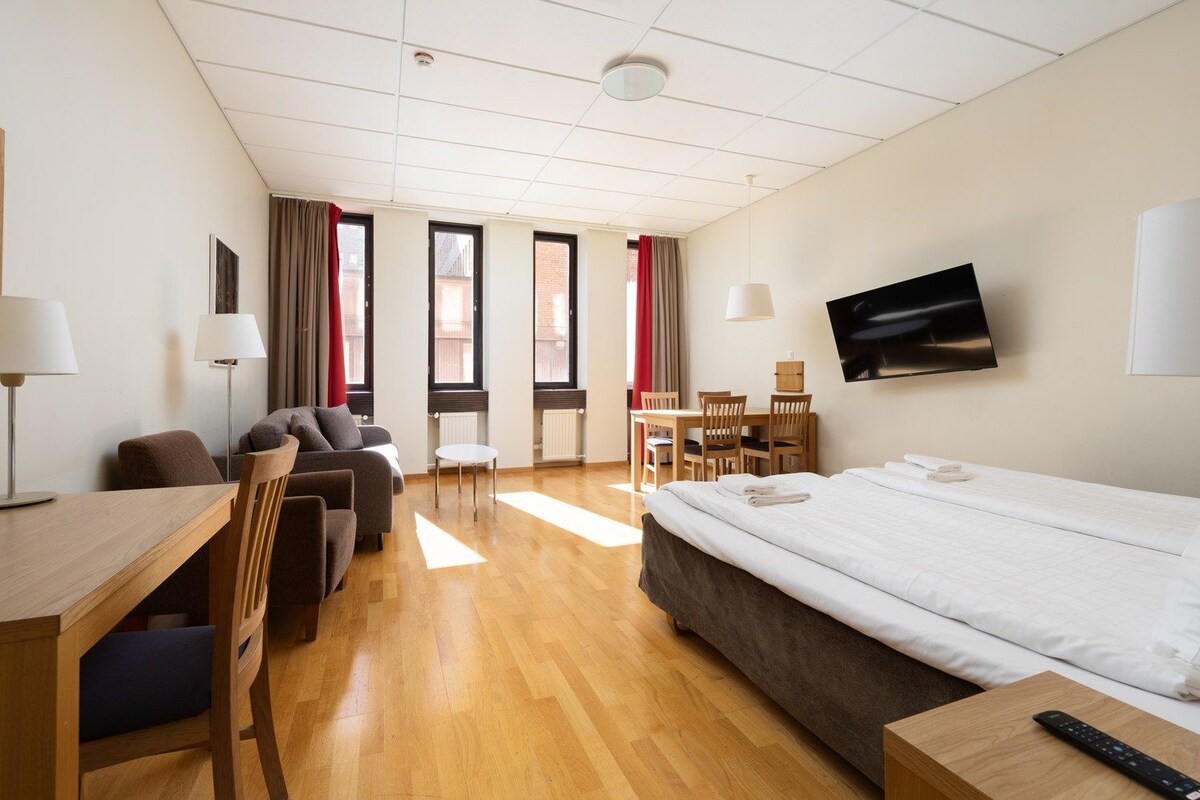 Habitación cuádruple, varias camas | Cortinas opacas y sistema de insonorización