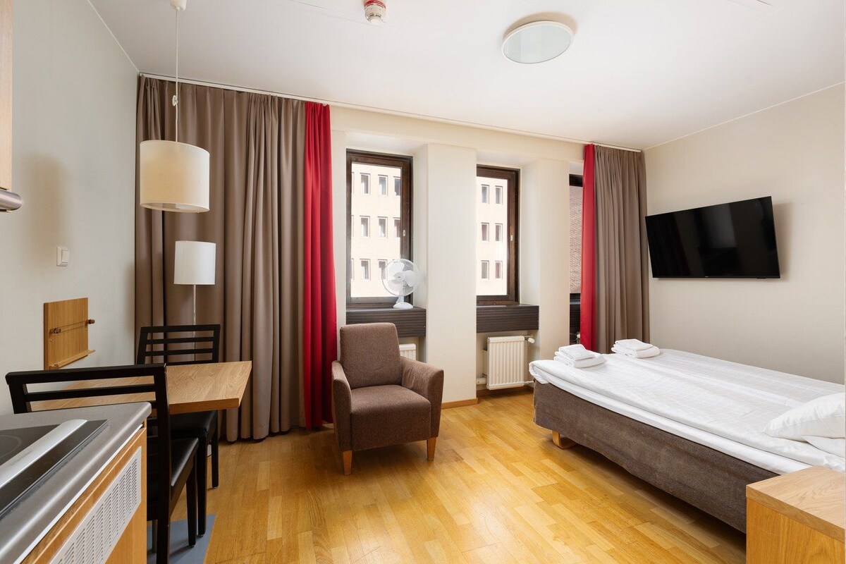 Habitación con 1 cama doble o 2 individuales, 1 cama doble o 2 individuales | Cortinas opacas y sistema de insonorización