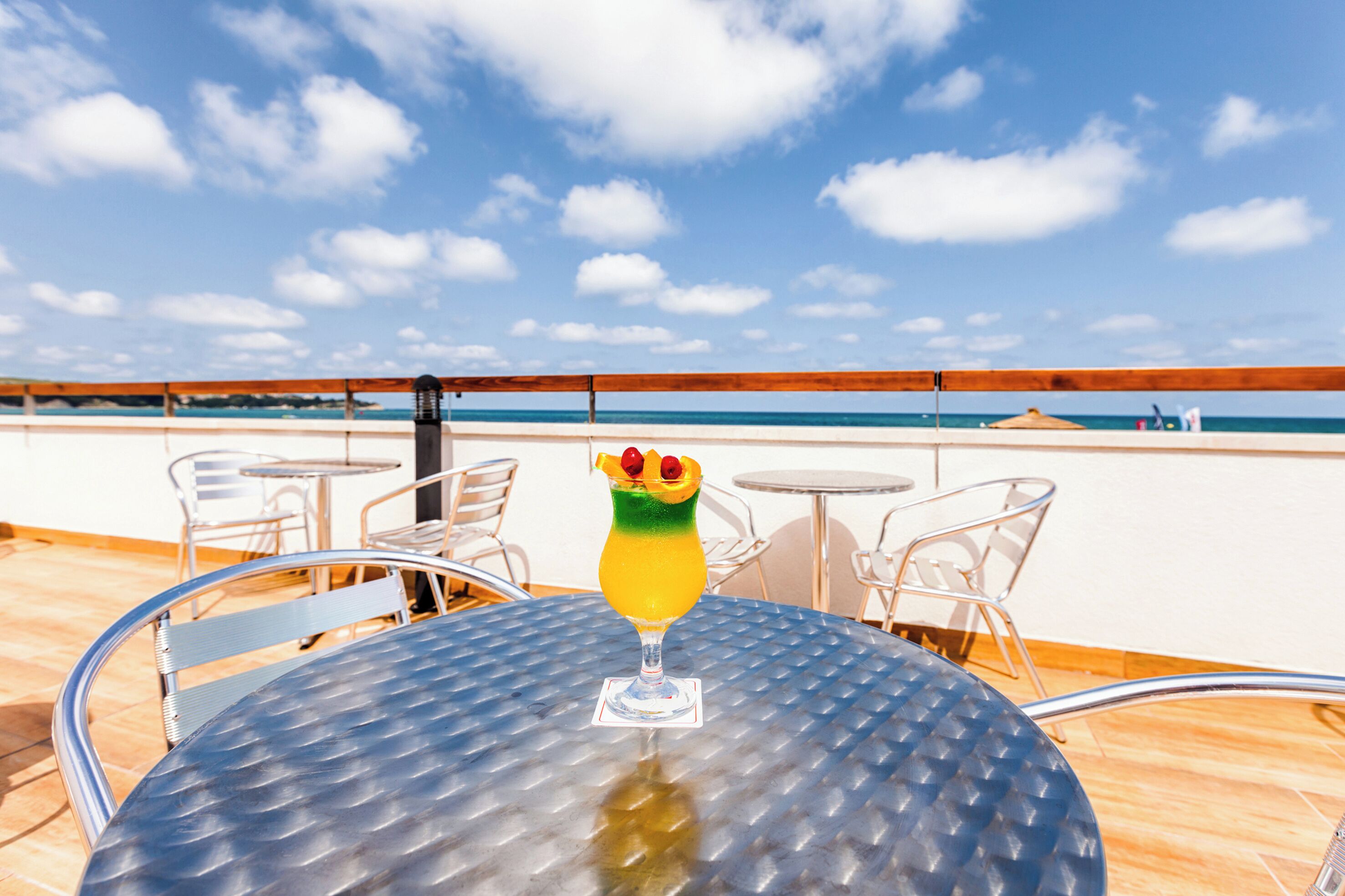 breakfast, lunch and dinner served