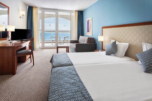 Sol Room Sea View | Minibar, desk, blackout drapes, free cribs/infant beds - Sol Luna Bay Resort (Byala)