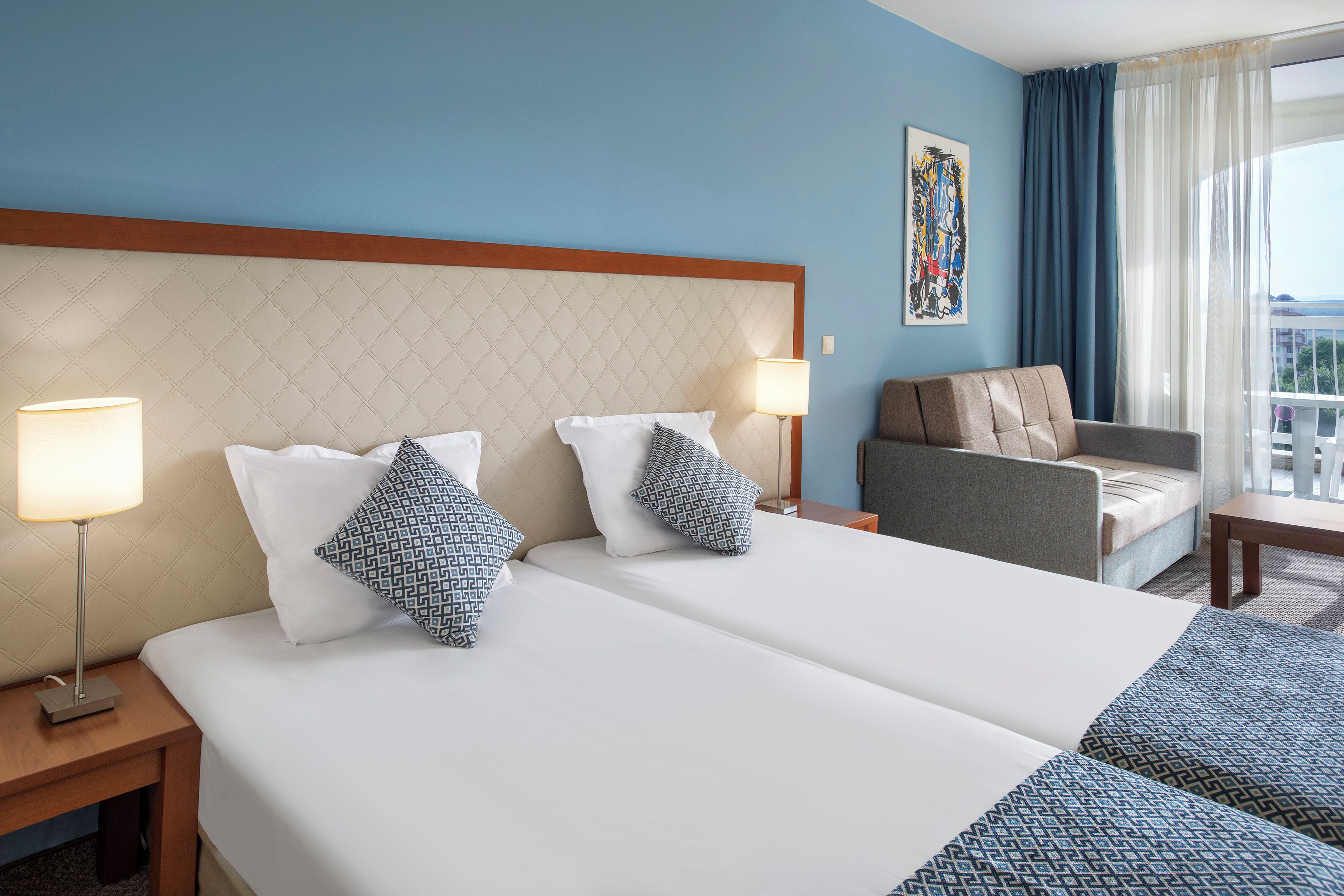 standard room, multiple beds, park view | minibar, desk, blackout curtains, free cots/infant beds