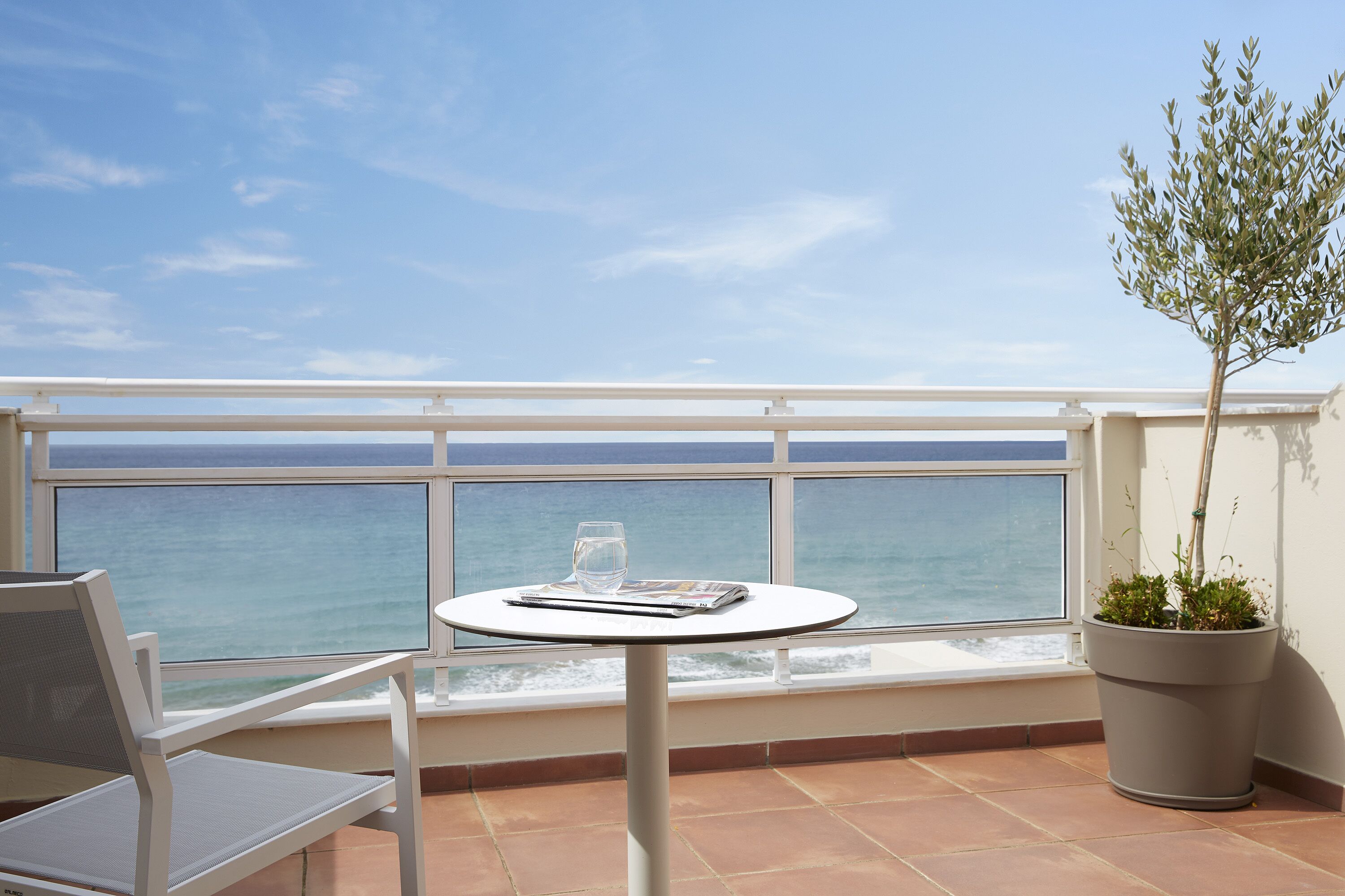 junior suite with balcony and panoramic sea view | minibar, in-room safe, desk, blackout curtains