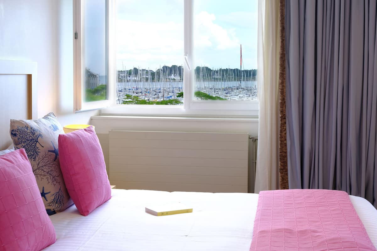 deluxe room, harbour view | 1 bedroom, premium bedding, desk, free wifi