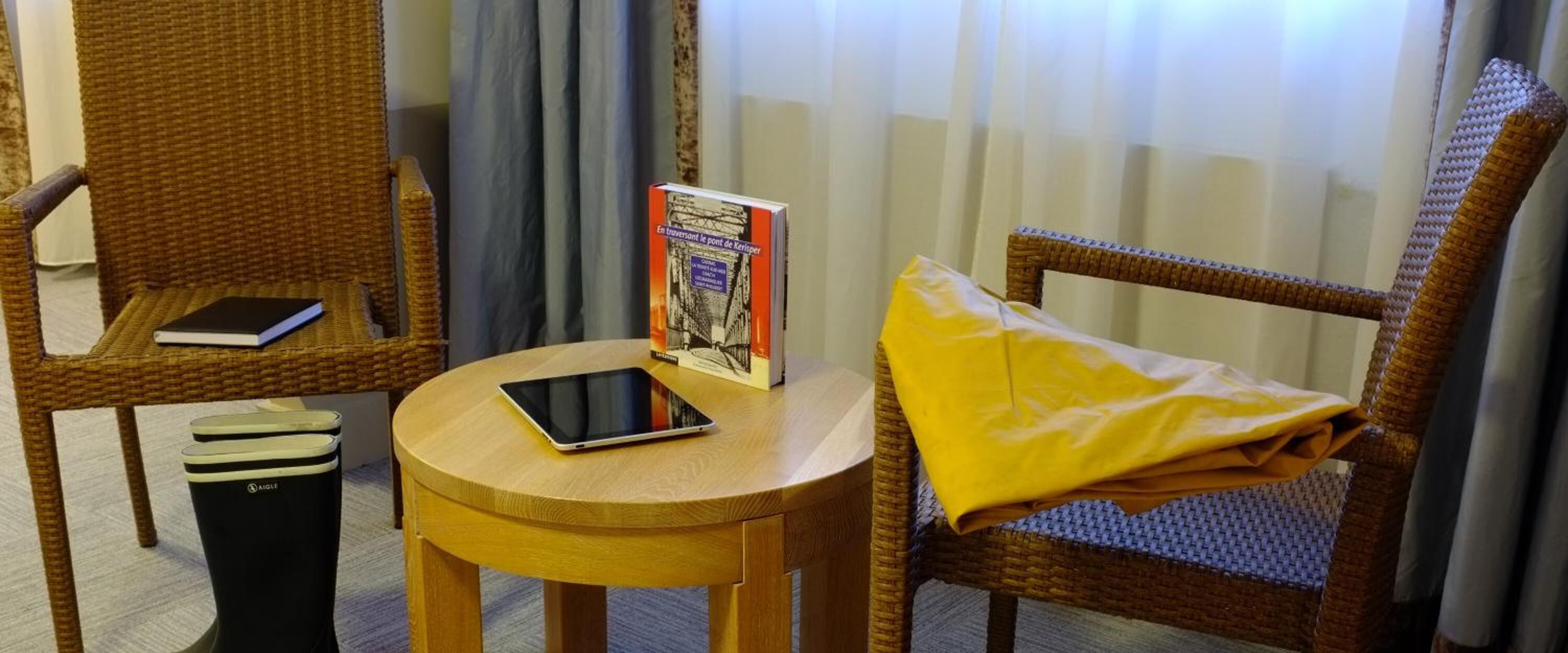 1 bedroom, premium bedding, desk, free wifi