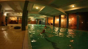 Una piscina techada