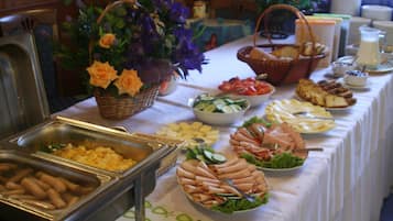 Frokostbuffé hver dag (PLN 40 per person)
