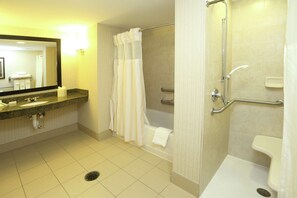 Suite, Accessible | Bathroom | Combined shower/tub, designer toiletries, hair dryer, towels - Hilton Garden Inn Chesapeake/Suffolk (Suffolk)