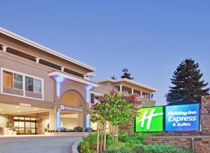 Exterior - Holiday Inn Express Hotel & Suites Santa Cruz by IHG (Santa Cruz)