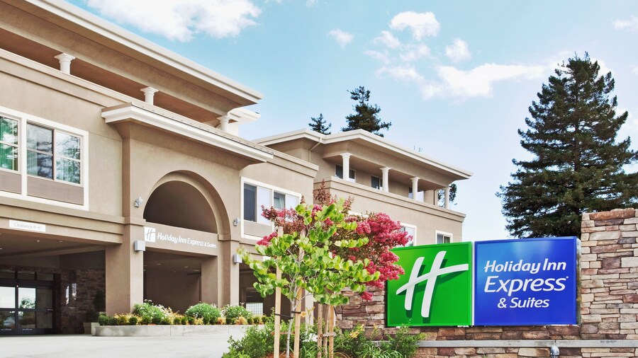 Holiday Inn Express Hotel & Suites Santa Cruz by IHG