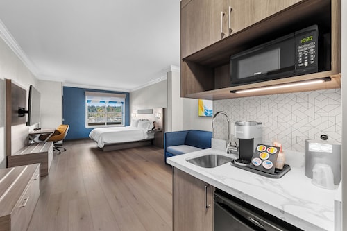 Holiday Inn Express Hotel & Suites Santa Cruz by IHG