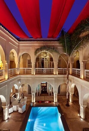 Outdoor pool, pool umbrellas, sun loungers - Anayela (Marrakech)