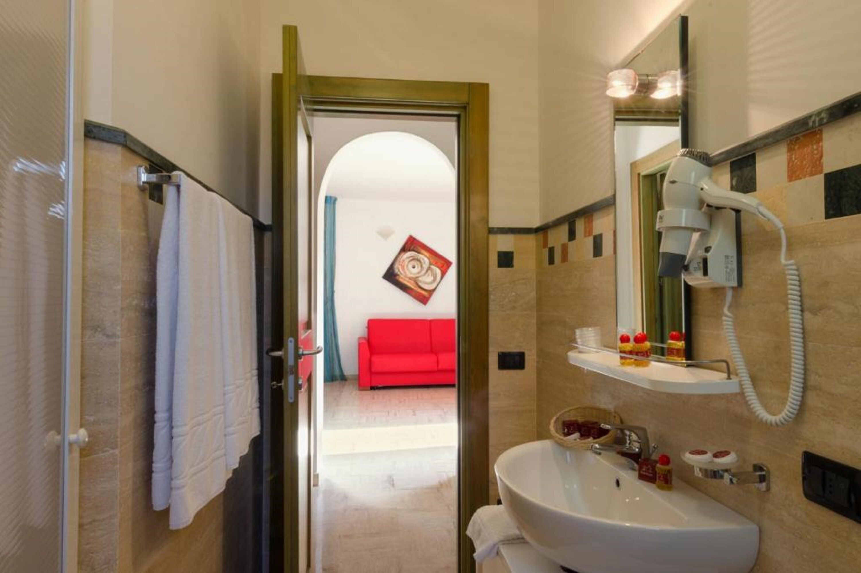 shower, free toiletries, hair dryer, bidet