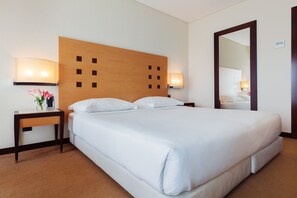 Standard Single Room | Minibar, in-room safe, desk, soundproofing - Lux Fatima Hotel (Ourem)