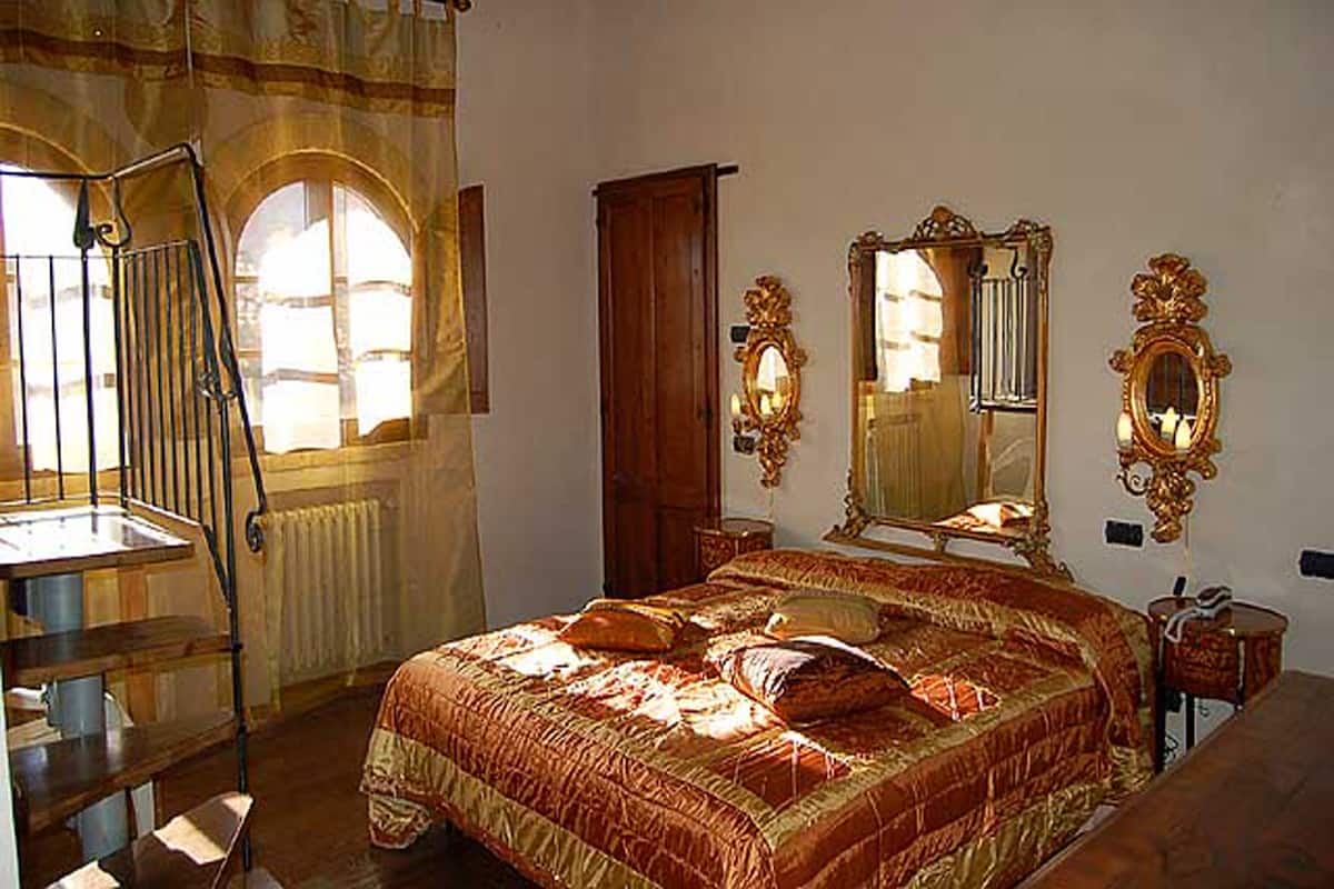 Junior Suite, 1 King Bed, Poolside