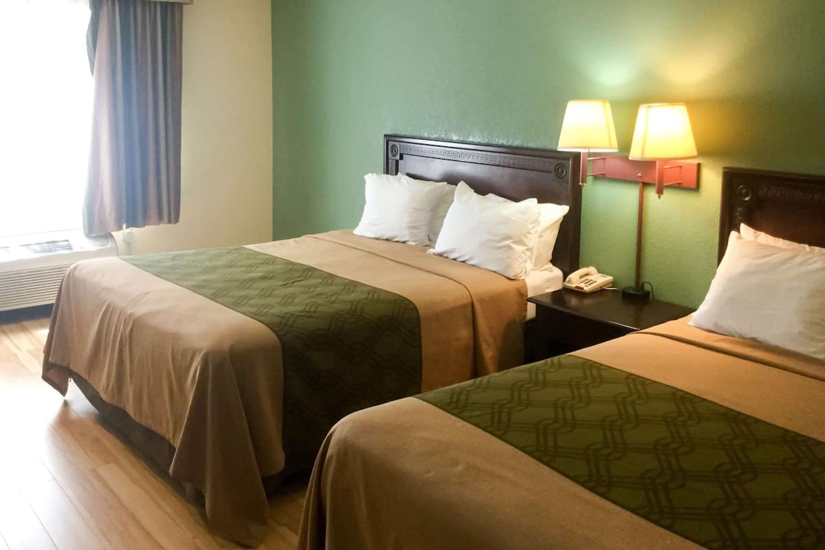 Kamar Standar, 2 Tempat Tidur Queen, Bebas Asap Rokok | Setrika/meja setrika, Wi-Fi gratis, dan seprai linen