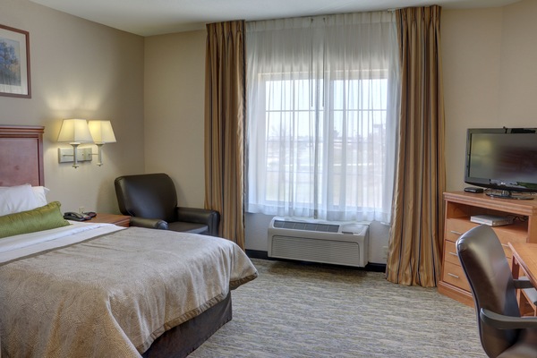 Desk, iron/ironing board, rollaway beds (free), WiFi (free)