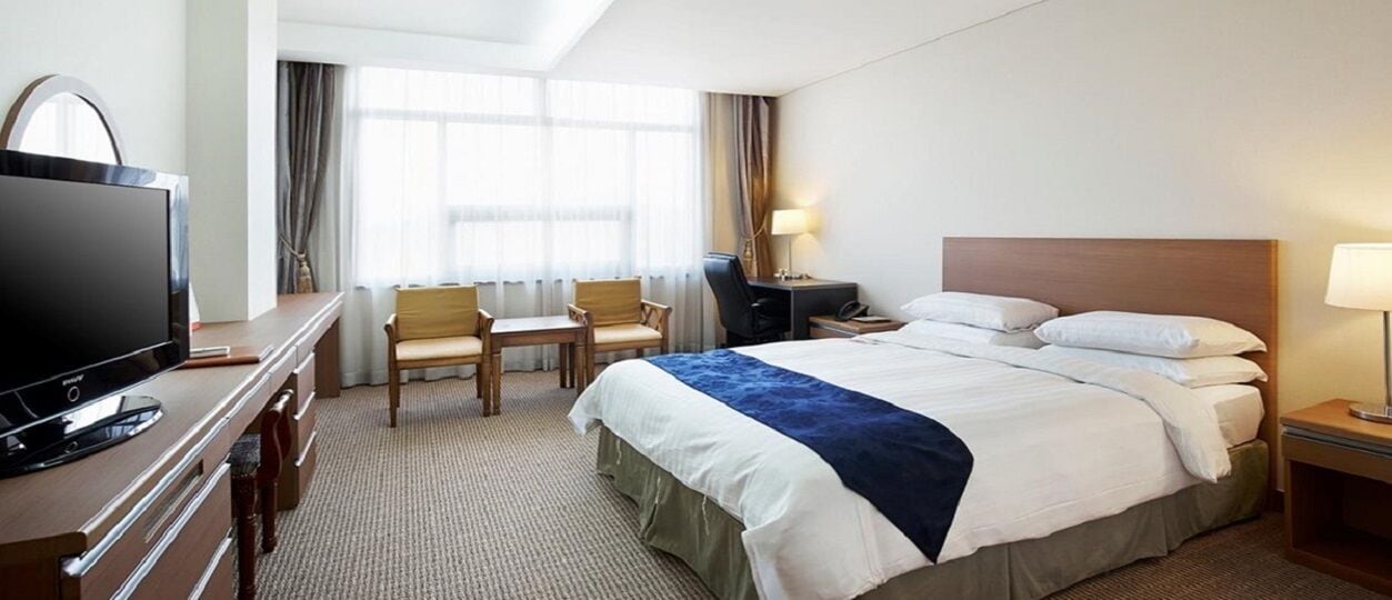 Minibar, värdeförvaringsskåp på rummet, skrivbord och gratis wi-fi