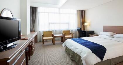 Ramada by Wyndham Dongtan Hotel