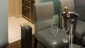 Ảnh chưa phân loại, 5 trong số 10 ảnh, nút