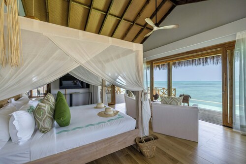 Bawe Tropical Island