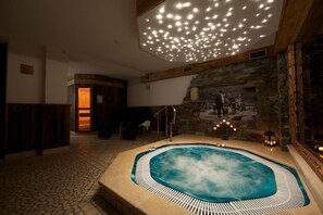 Indoor spa tub - Hotel L'aiglon (Ayas)