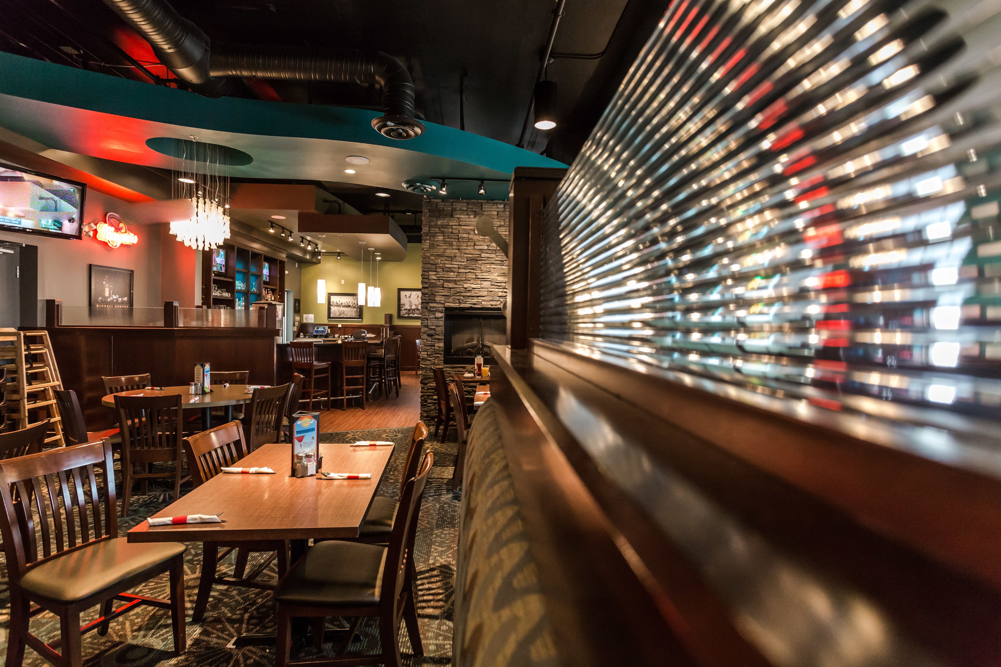 breakfast, lunch, dinner served; international cuisine