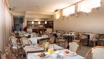 Gratis frukostbuffé varje dag