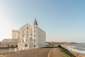 Front of property - The Clifton Hotel (Scarborough)