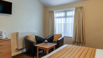Double Room | Desk, iron/ironing board, free WiFi, bed sheets
